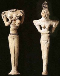 Figuras antropomorfas femeninas de mediados del V milenio a.C.