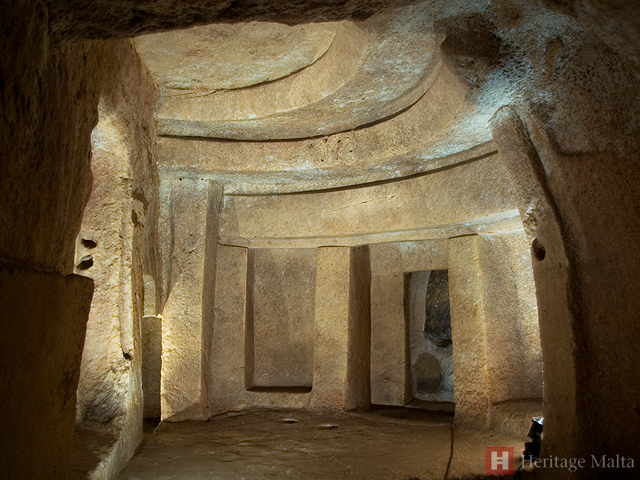 Interior del hipogeo de Hal Saflieni, en Malta, ejemplo de megalitismo