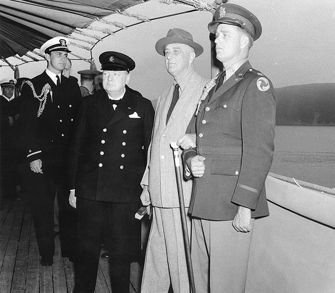Histórica foto en la que se puede ver a Winston Churchill y a Franklin D Roosevelt
