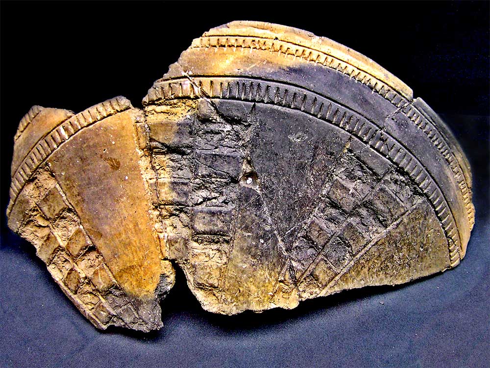 Pieza de cerámica excisa contextualizada en el grupo cultural Cogotas I, en la Península Ibérica