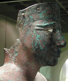 Estado actual de una estatua de cobre que representa al rey Pepy I, de la VI dinastía