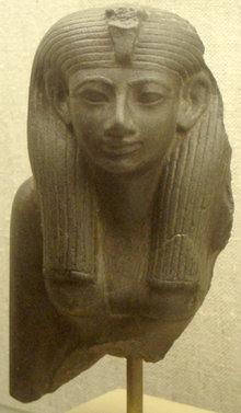 Estatua de Hatshepsut, Gran Esposa Real en la teoría y Reina en la práctica del Egipto de la dinastía XVIII
