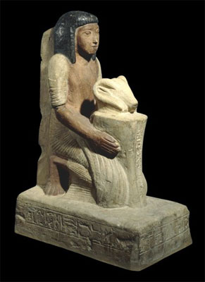 Estatua que estaría representando a un Hijo Real de Kush, actualmente ubicada en el Museo Británico