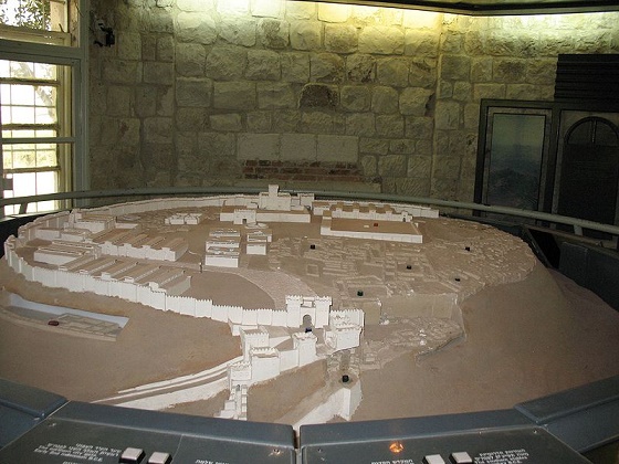 Maqueta que muestra una reconstrucción de cómo debió de ser la ciudad de Megido