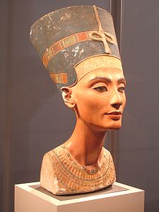 Imagen que muestra el estado actual del archiconocido busto de Nefertiti