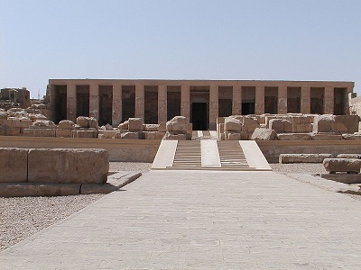 Imagen que muestra el templo cenotafio de Osiris en Abydos
