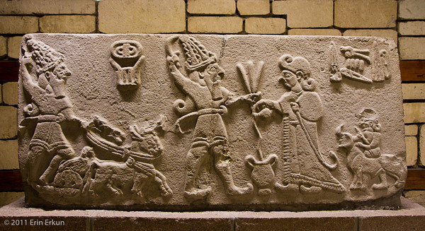 Relieve hitita que representaría al rey Muwatalli, contemporáneo al rey egipcio Seti I
