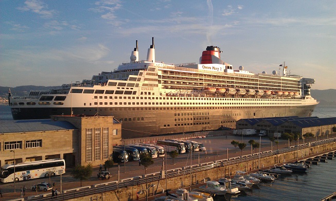 Imagen del Queen Mary 2 cuando estuvo atracado en Vigo