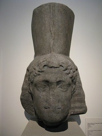 Estado actual de un busto en el que se representaba a Ptolomeo VI, de la dinastía ptolemaica