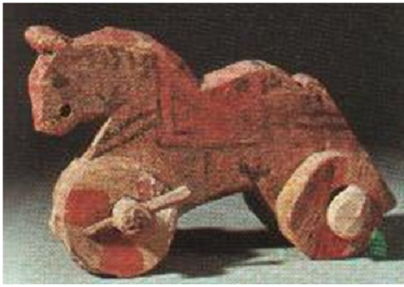 Pequeño caballo de madera usado por niños, muestra del ocio en el antiguo Egipto