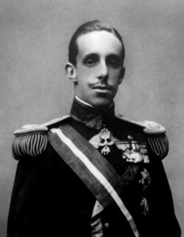 Fotografía de Alfonso XIII en 1902, cuando iba a comenzar su reinado a los 17 años