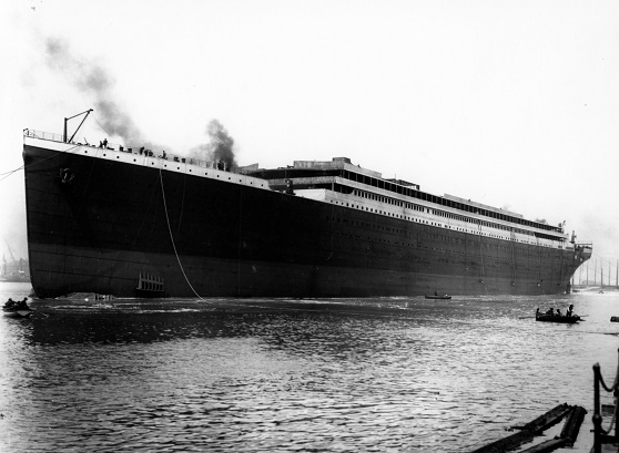 Fotografía histórica del día en que se botó al mar el Titanic en Belfast