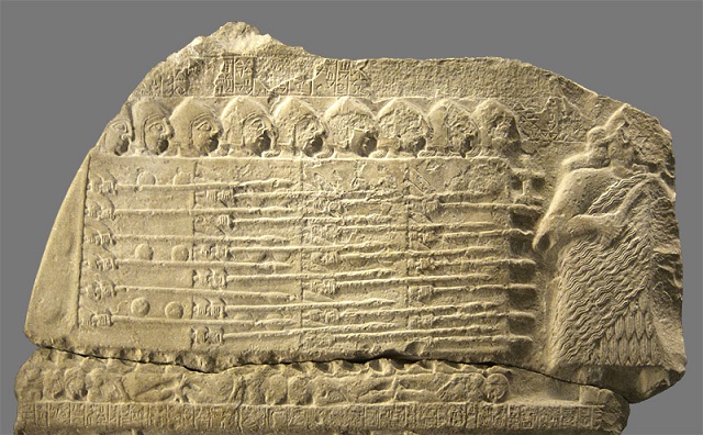 Fragmento de la estela de los buitres, de comienzos del Protodinástico III