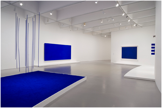 Exposición de cuadros de Ives Klein, ejemplo innovador del color en el arte
