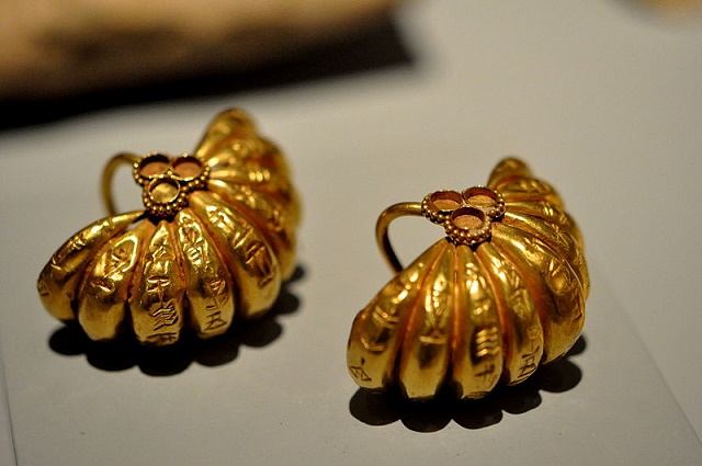 Magníficos pendientes de oro conservados pertenecientes al rey Shulgi