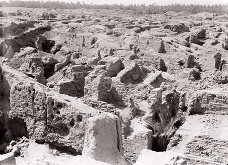 Fotografía sacada en 1932 mostrando parte de las ruinas arqueológicas de Babilonia