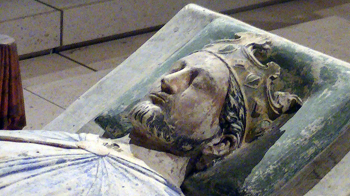 Efigie de Ricardo I en su tumba de la iglesia de Fontevrault