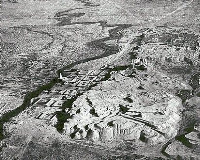 Vista desde el aire del yacimiento arqueológico de la ciudad de Susa