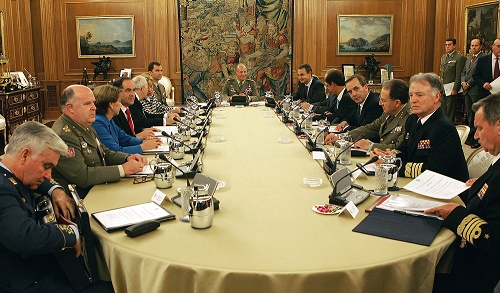 Vista de una de las reuniones de la Junta de Defensa Nacional de España durante el gobierno de Zapatero
