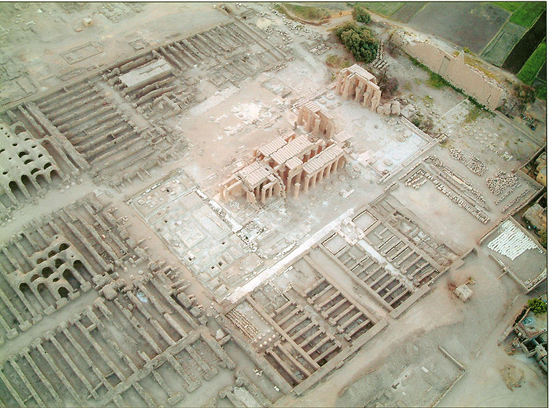 Vista aérea del estado actual del Ramesseum, templo funerario de Ramsés II