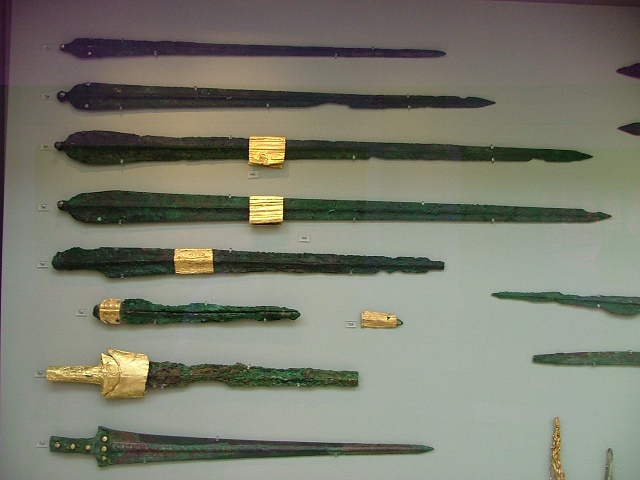Espadas minoicas de bronce de tipo A y B