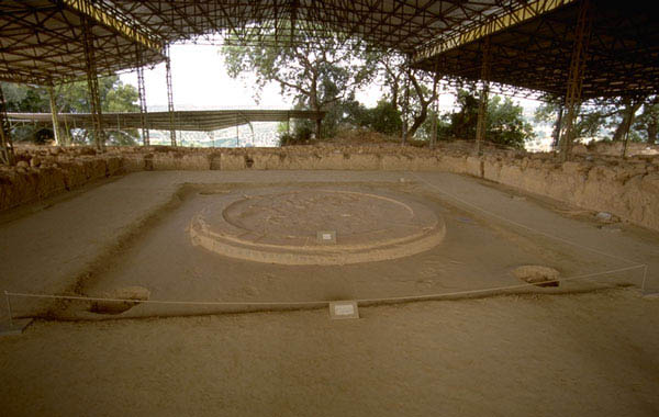 Parte del megaron micénico del palacio de Pilos, donde se encontraron tablillas para conocer la religión micénica
