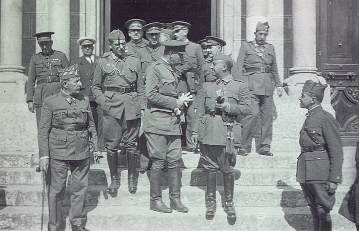 Franco con Mola, Saliquet y otros jefes militares del bando sublevado