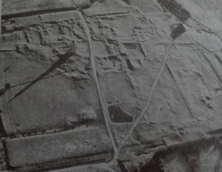 fotografía aérea que muestra la abadía de Kirkstead (Lincolshire, Reino Unido) (García, 2005)