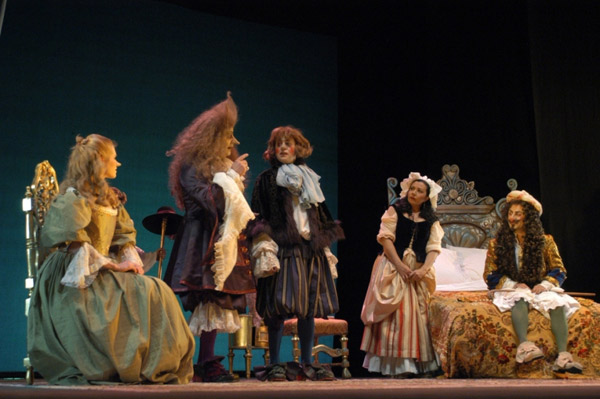Escena de una de las muchísimas adaptaciones a la escena de El enfermo imaginario de Molière