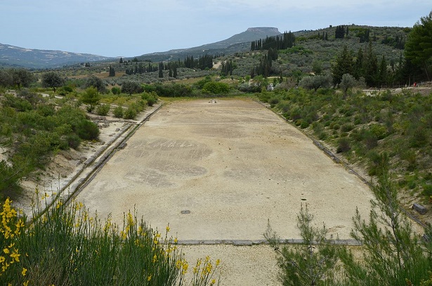 Estado actual del estadio donde se desarrollaban los Juegos Panhelenicos Nemeos