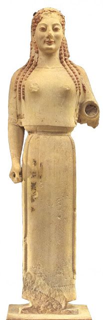 Estatua Kore arcaica de finales del siglo VI a.C.
