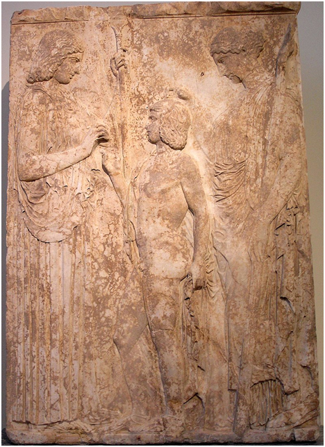 Relieve votivo del siglo V a. C. encontrado en Eleusis