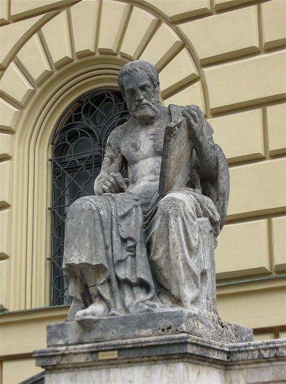 Estatua de Tucídides en una biblioteca de Baviera, Alemania