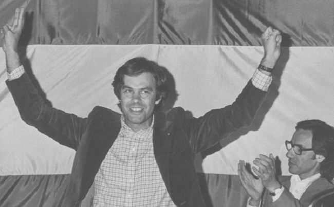 Felipe González tras ser elegido secretario general del PSOE en el Congreso de Suresnes de 1974