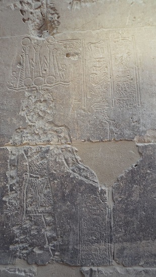 La Puerta de los Antoninos del templo ptolemaico de Isis en Filae (año 394) recoge los últimos jeroglíficos egipcios