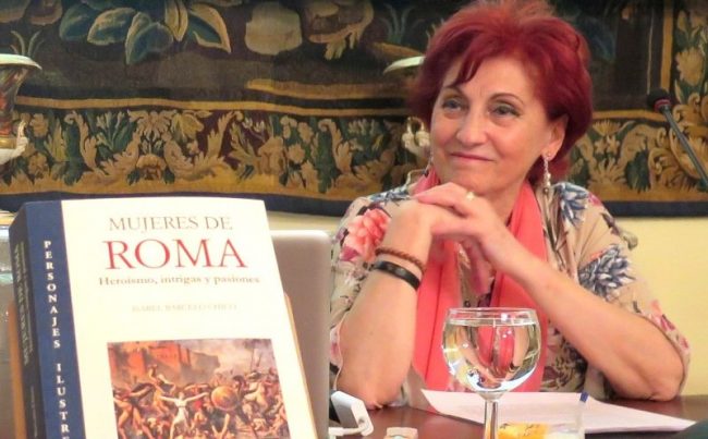 Isabel Barceló y su obra, "Mujeres de Roma"