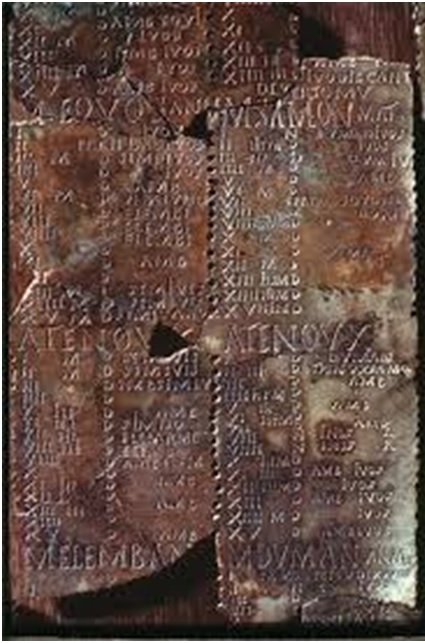 Fragmentos del calendario galorromano de Coligny (siglo II dC)