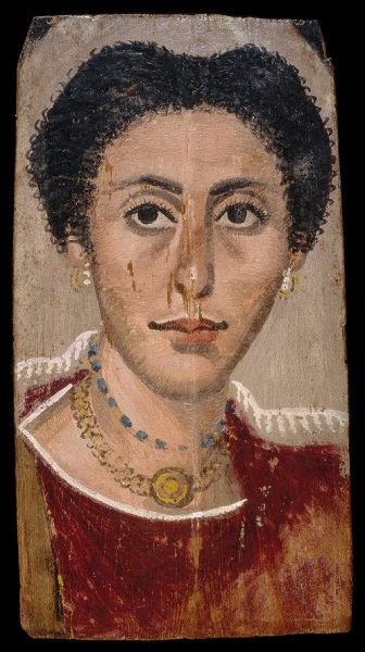 Uno de los retratos de El Fayum del periodo romano, de una mujer con joyas