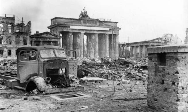 La zona de la puerta de Brandenburgo al final de la Segunda Guerra Mundial