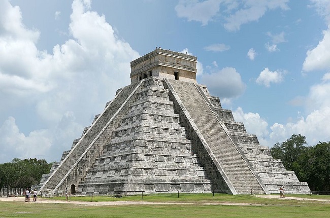 Templo maya de Kukulkán en Chichén Itzá