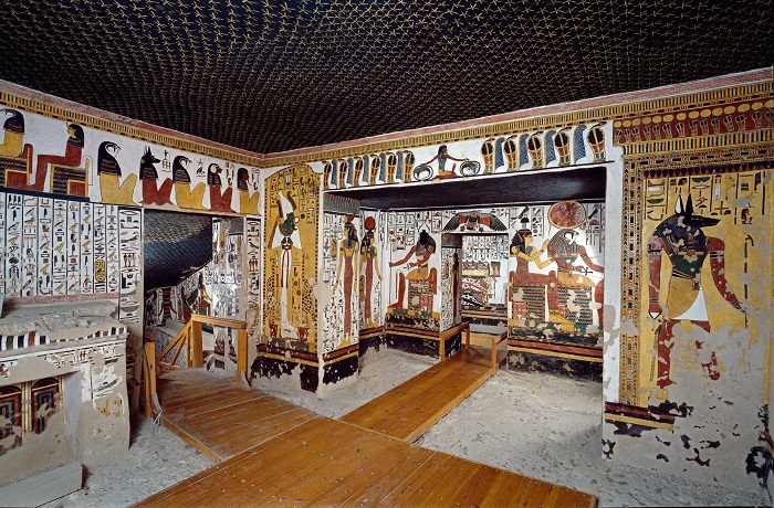 Antecámara de la tumba de Nefertari