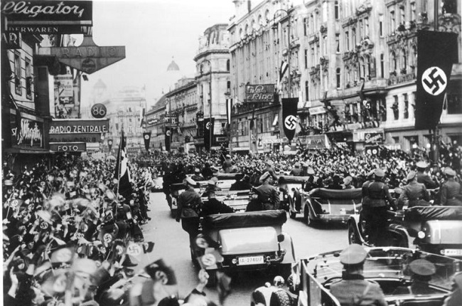 Tropas alemanas entrando en Viena, una de las causas de la segunda guerra mundial
