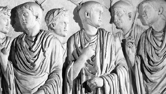 Representación en el altar del Ara Pacis en Roma de sacerdotes flamines, un cargo exclusivamente ejercido por patricios, no por plebeyos romanos
