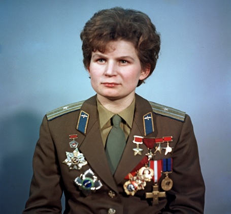 Valentina Tereshkova con el uniforme militar en 1969