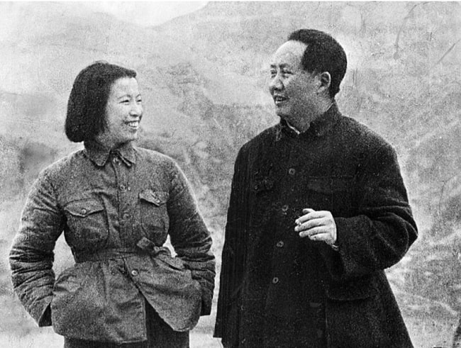 Mao Zedong junto a su esposa Jiang Qing, artífices de la revolución cultural china