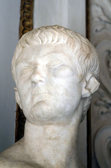 Busto de Agripa Póstumo expuesto en los museos capitolinos de Roma
