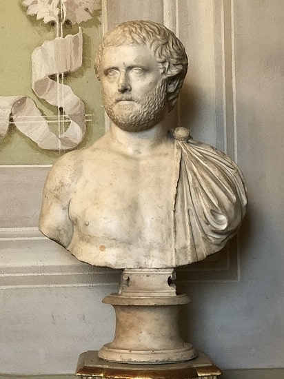 Busto del poeta expuesto en un museo de Florencia