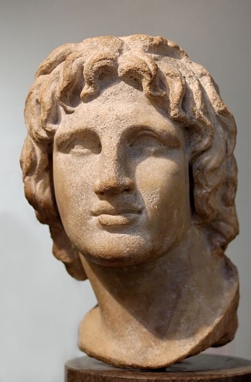 Busto en mármol de Alejandro Magno hecha en el siglo II a. C.