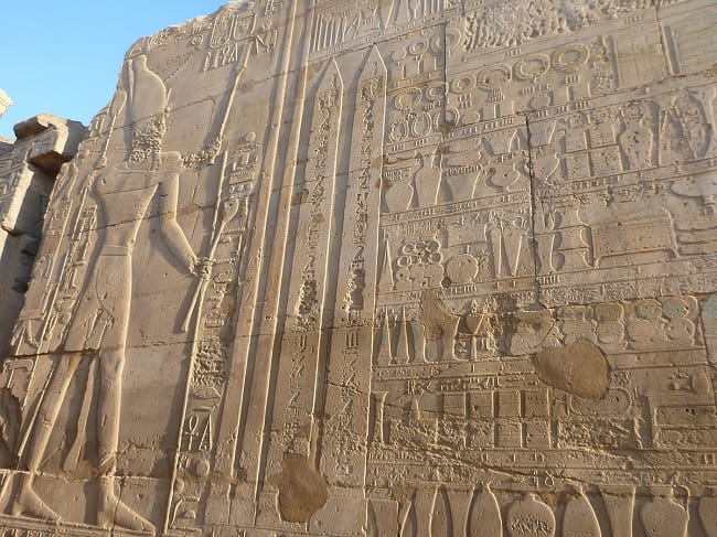 Anales de Tutmosis III en el templo de Karnak