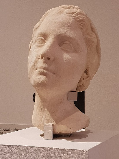 Busto atribuido tradicionalmente a Julia la menor